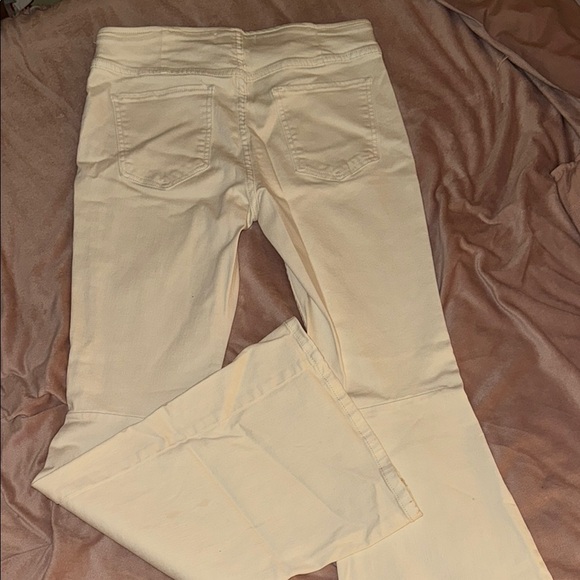 We The Free| ‘Keira’ Pull on White Flare Bootcut Jeans - Picture 9 of 10